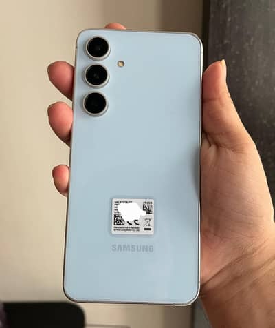 Samsung s24 fe 8/256 official with box and warranty