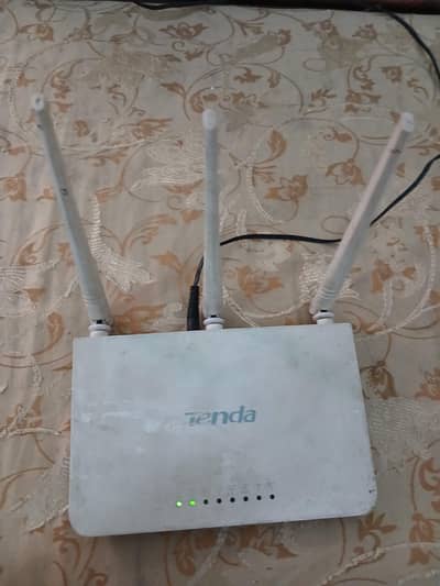 Tenda Wi-Fi router