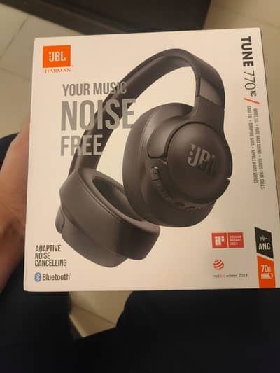 JBL 770NC wireless headphones