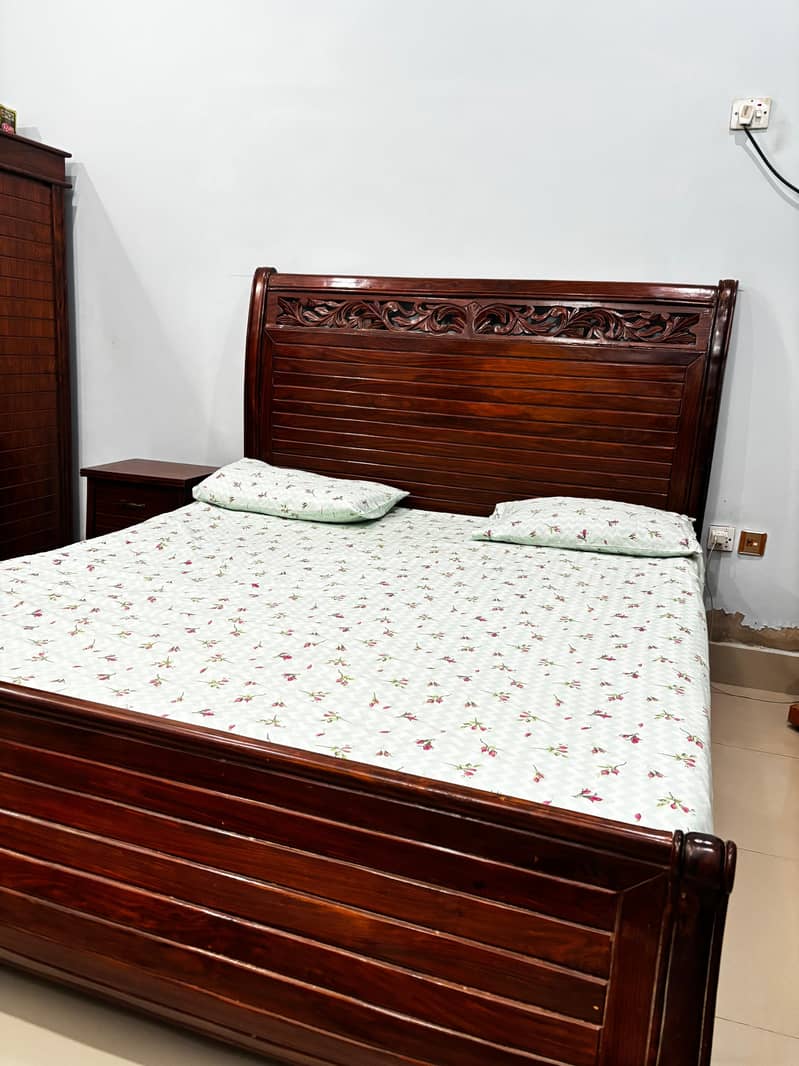 Bed with 2 Side Table and Dressing Table(WITHOUT MATTRESS) 0