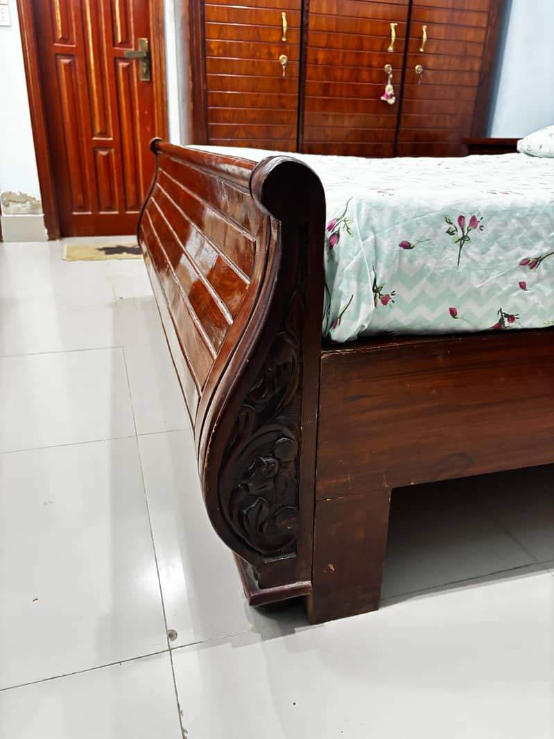 Bed with 2 Side Table and Dressing Table(WITHOUT MATTRESS) 3