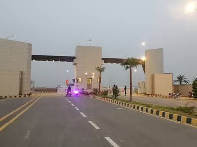 Get An Attractive Commercial Plot In Lahore Under Rs. 130000000