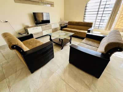 7 seater sofa, good condition.