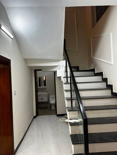 8 Marla Upper Portion Available For Rent In G11