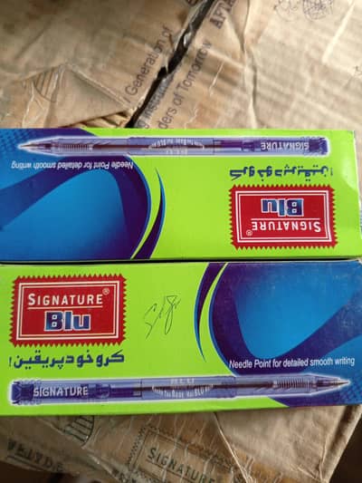 Signature Blu pencil