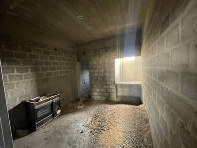 Spacious House Is Available In Gulshan-E-Roomi For Sale