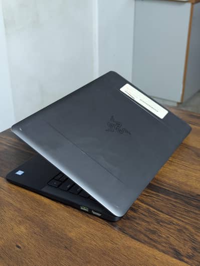 Razer blade stealth 13.3 i7 8th gen