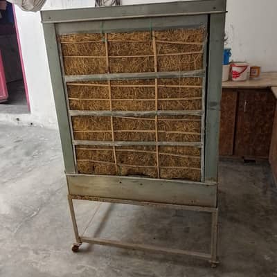 2 years used air color jambo size '' 03054820402  ''