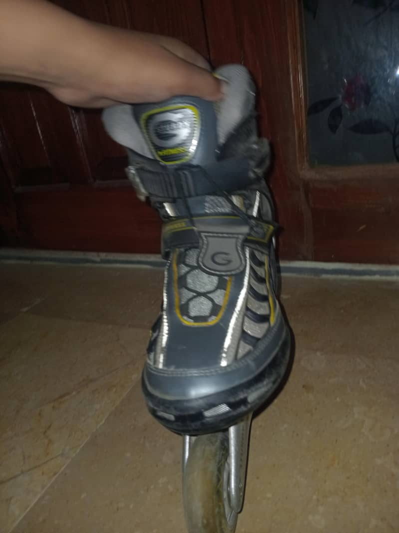 کوئی بڑا اسکریچ (نشان) بھی نہیں 3