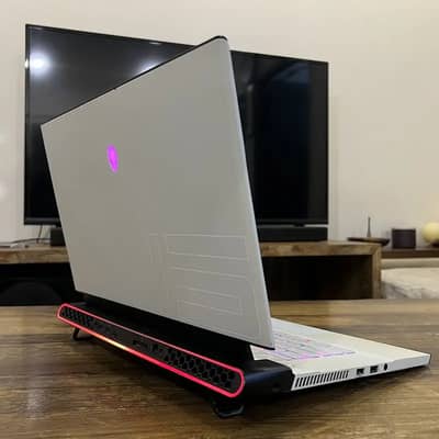 Alienware m15 R2 I7-9750H  RTX 2060 6GB  16Gb Ram DHA PHASE 6 laptop