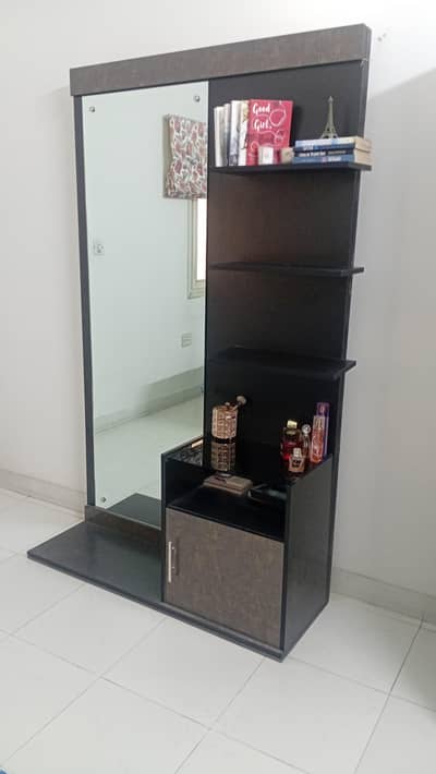 habitt novak dressing table