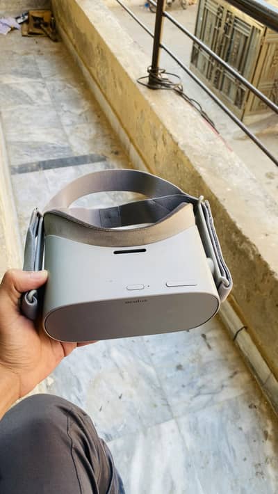 Oculus Go VR Headset - 32GB Standalone VR