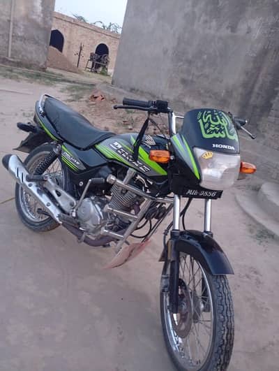 Honda deluxe CG 125 for sale 0329/11/98/9/28 model 2013