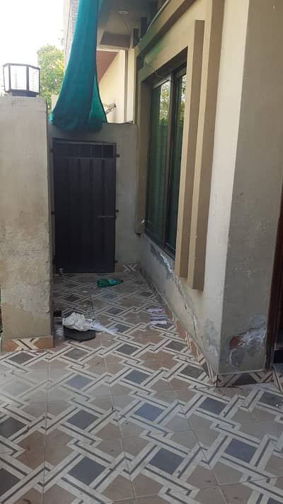 5 Marla Lower Portion for rent Eden Boulevard