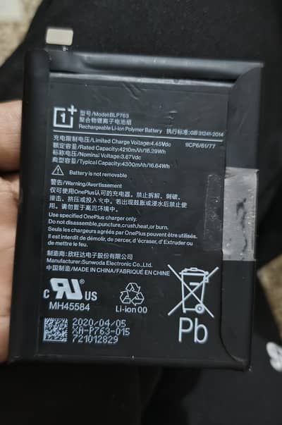 one plus 8 model BLP763  battery for sale