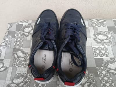 4 pairs shoes in only 8 thousand size is 38