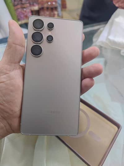 s25 ultra water pack in warranty 12/256 natural tatnim colur with box