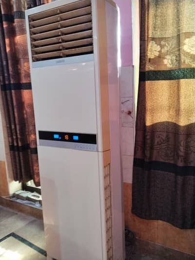 orient floor cabinet 4 ton condition 10/10 just like new