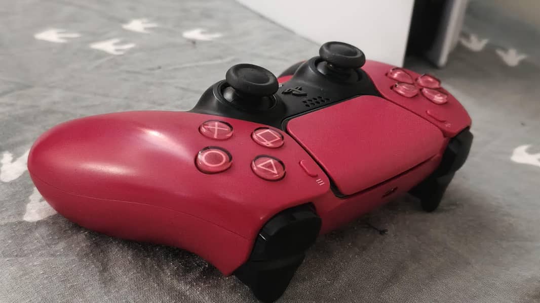 PS5 DISC EDITION WITH EXTRA CONTROLLER 8