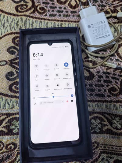 Vivo v20 8/120 with box and charger  no sahde no dote