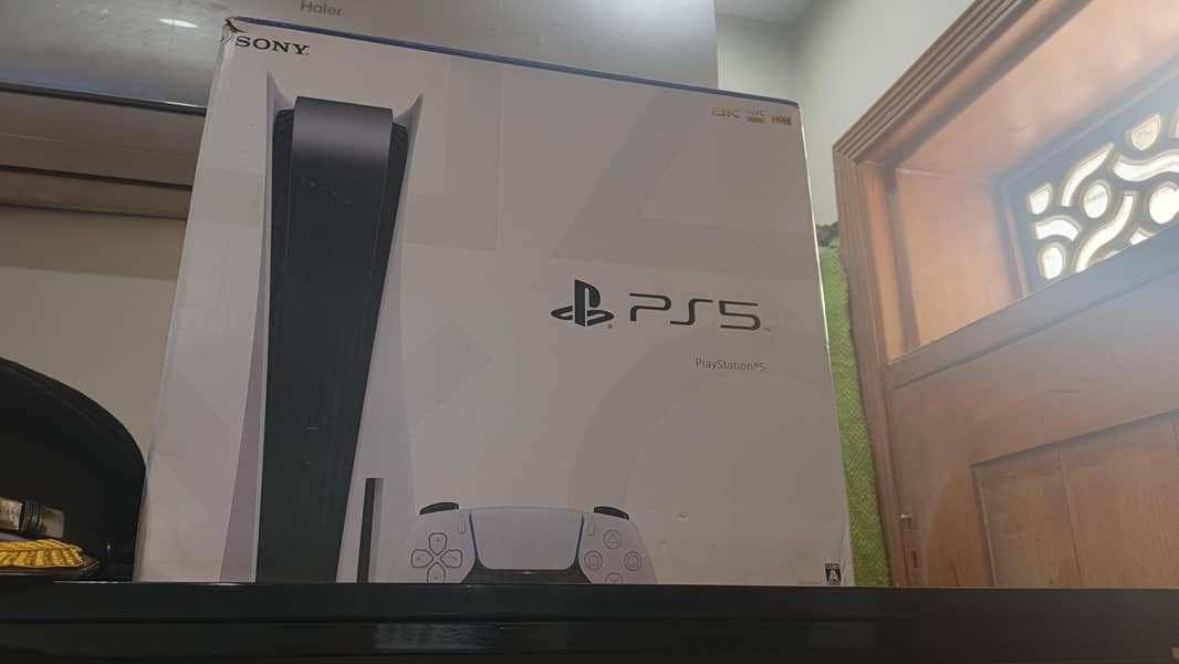 PS5 DISC EDITION WITH EXTRA CONTROLLER 14