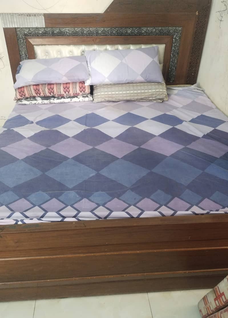 بیڈ سیٹ سائیڈ ٹیبل دستیاب ہے 0