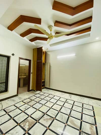 7 marla double unit house for sale Abubakr block neat and clean near masjid park face