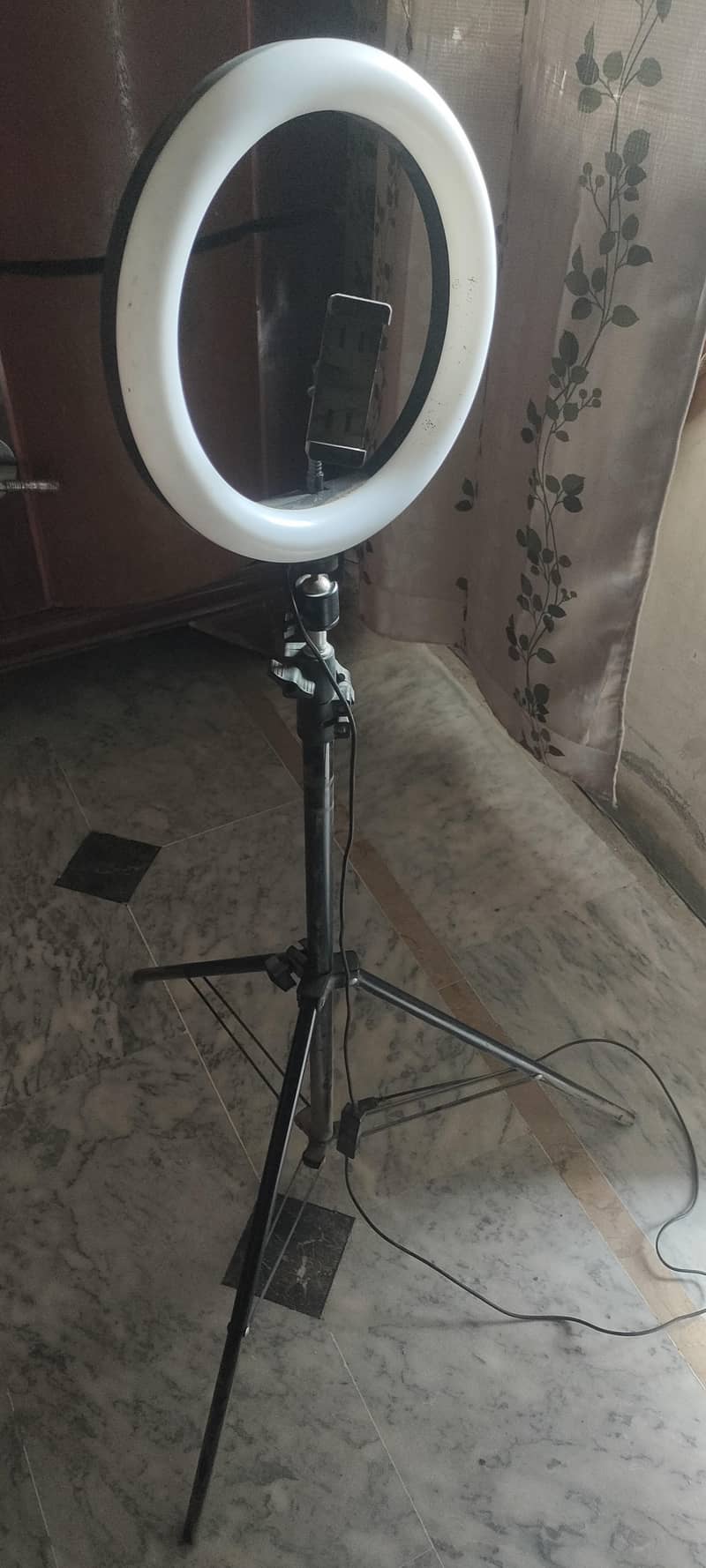 ring light stand 3