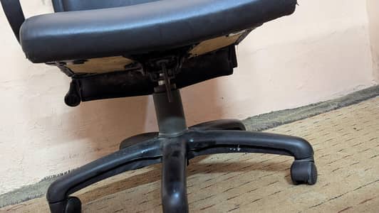 Executive office chair  in good condition