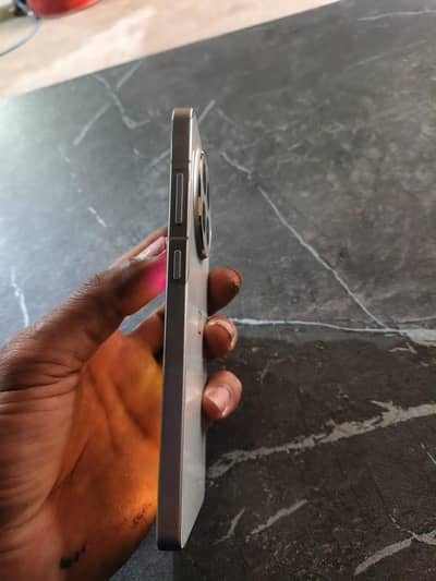 oneplus ace 5 10by 10 12 ram 256 sanapdragon 3