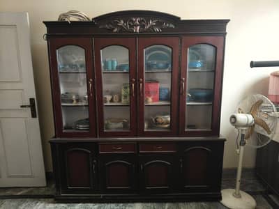 showcase just like new. . . good condition