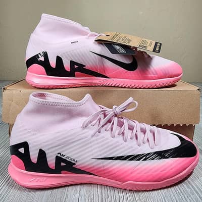 Football shoes Nike phantom airzom adidas predator puma future