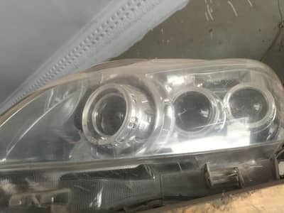 prius Head lights pair