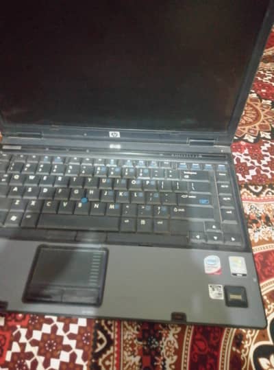 لیپ ٹاپ فار سیل  اچھی حالت میں ہے میں اسے اپڈیٹ کرنا چاہتا ہوں