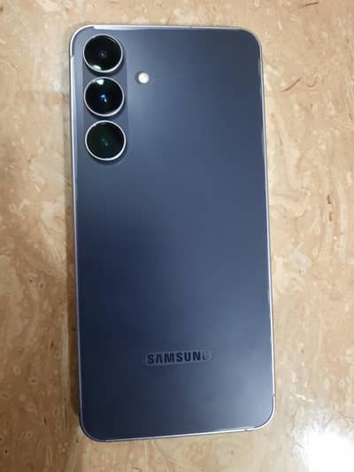 Samasung Galaxy S25fe just like new
