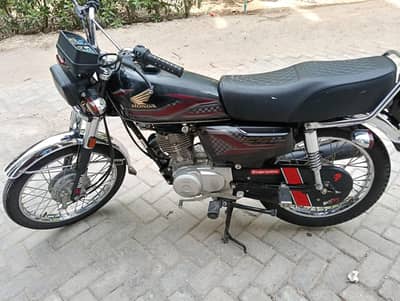 Honda 125 For Sale everything is perfect and original covered
