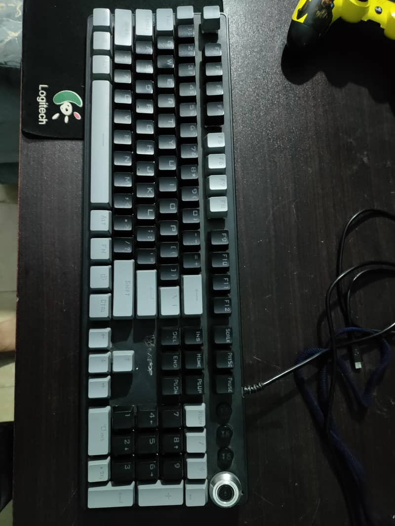 mega key mechanical keyboard 3