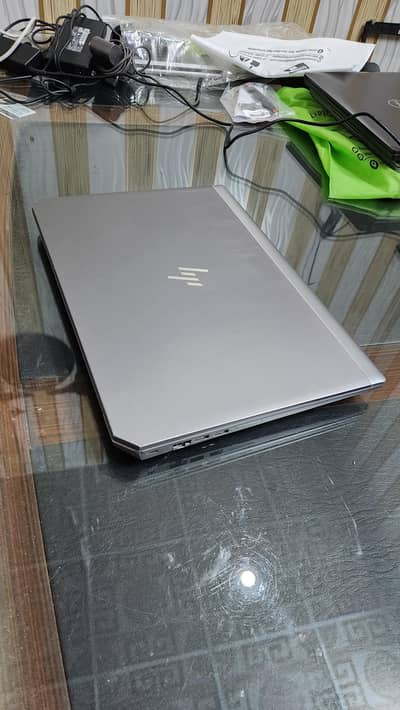 Hp zbook 15 G5 I7 8th | 16gb ram | 256nvme | 4gb card nvida |