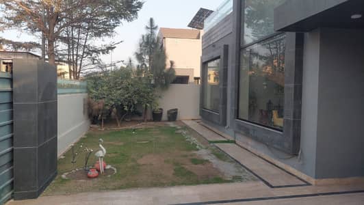 1 Kanal Beautiful House for Sale in Paragon City Imperial Bloc