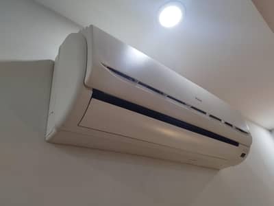 HAIER 1 TON SPLIT AC - 10/10 PERFECT CONDITION, LIKE NEW.