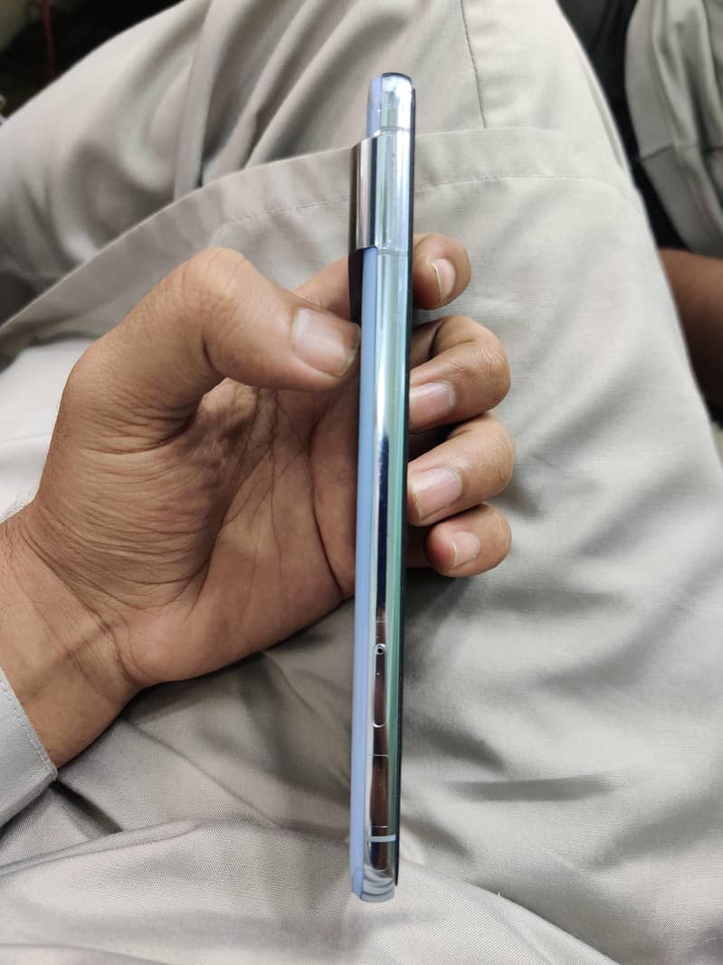 google pixel 8 pro 2