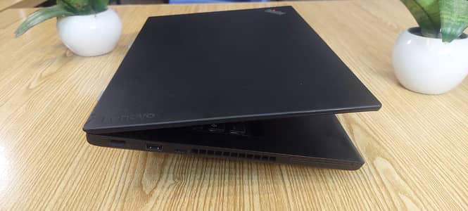 Lenovo thinkpad core i5 6th gen 8gb ram 256gb ssd 1920x1080 ips