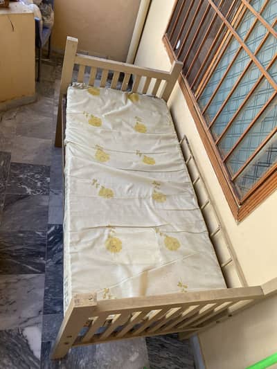 2 wooden kids / infant /toddlers bed with mattresses