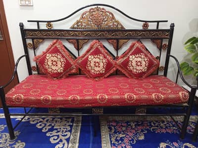 Elegant Sofa Set for Sale – Excellent Condition