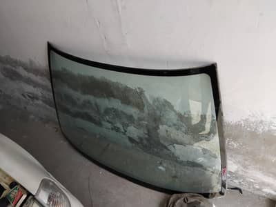 Windscreen  orignal (half broken(suzuki cultus