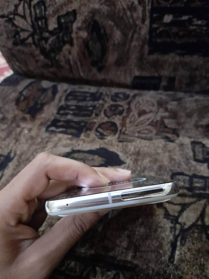 Google pixel 8 pro 3