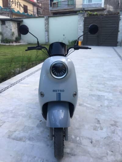 Metro Electric scooty T9 Eco