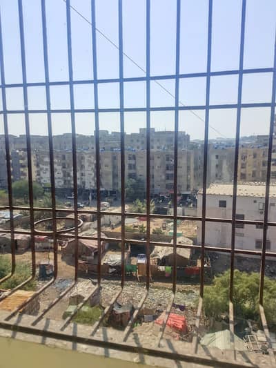 HURRY UP! ONLY THIS WEEK SPECIAL OFFER! 2 BED DD (BANK LOAN APPLICABLE) Flat For Sale open view in MUNIR BRIDGE VIEW OPP BALOCHISTAN SAJJI