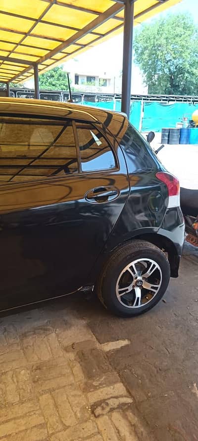 Toyota vits model 9/12   contact 03159699296