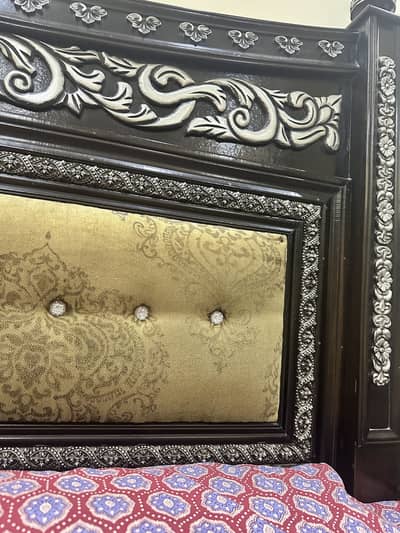 Bed along side tables 9/10 condition